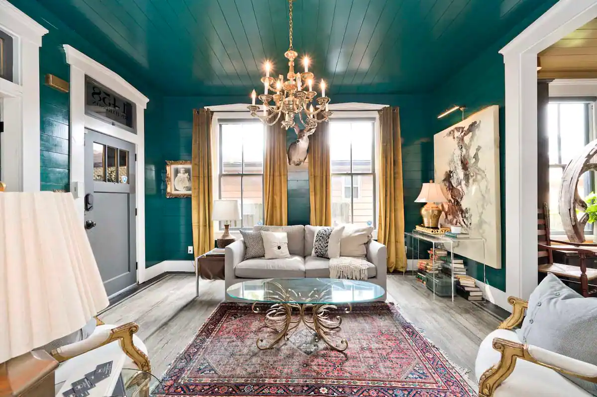 7 Luxury Artistic Airbnbs in Indianapolis, IN - Artist Homes
